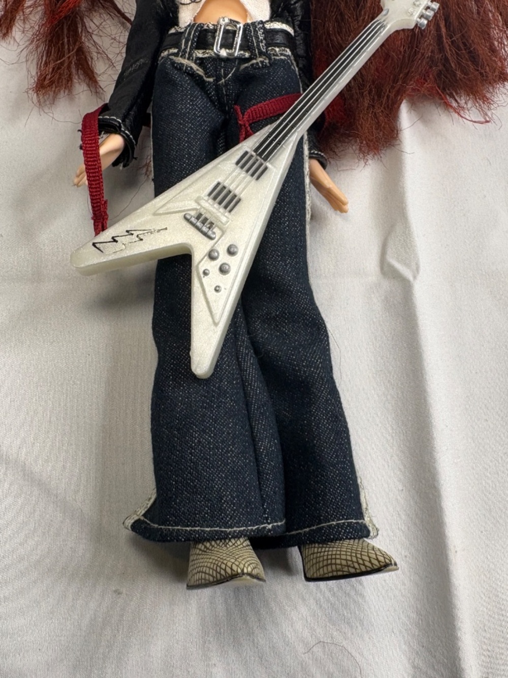 Vtg Bratz Rock Angelz Special Edition Roxxi Doll with Outfit Shoes Hat Guitar - Picture 11 of 11